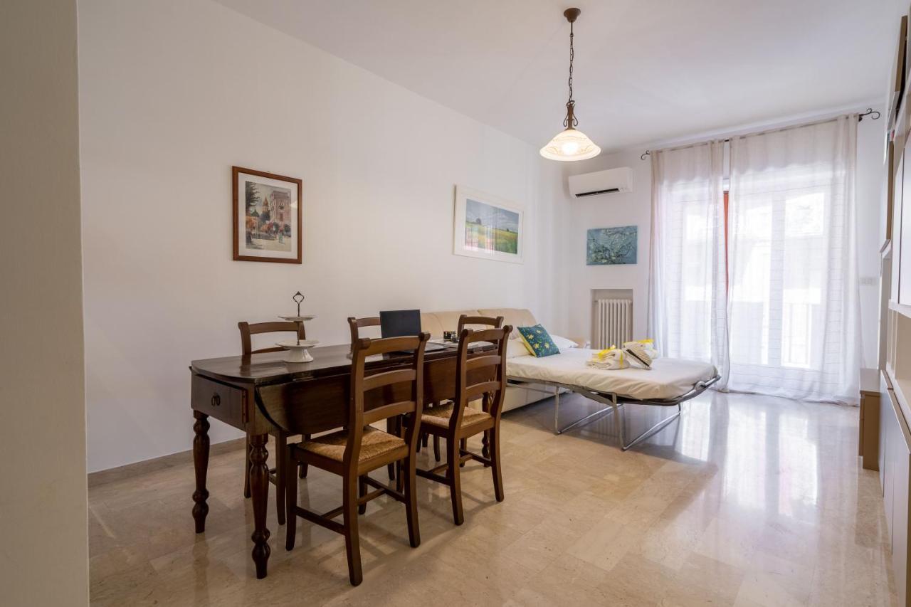 Universita & Stazione Airy Apartment With Parking Bari Esterno foto