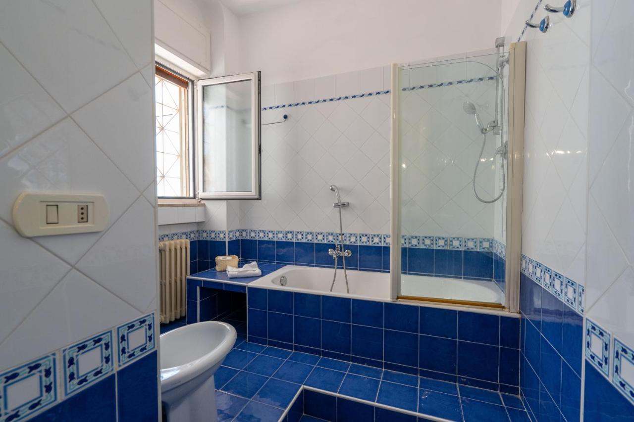 Universita & Stazione Airy Apartment With Parking Bari Esterno foto