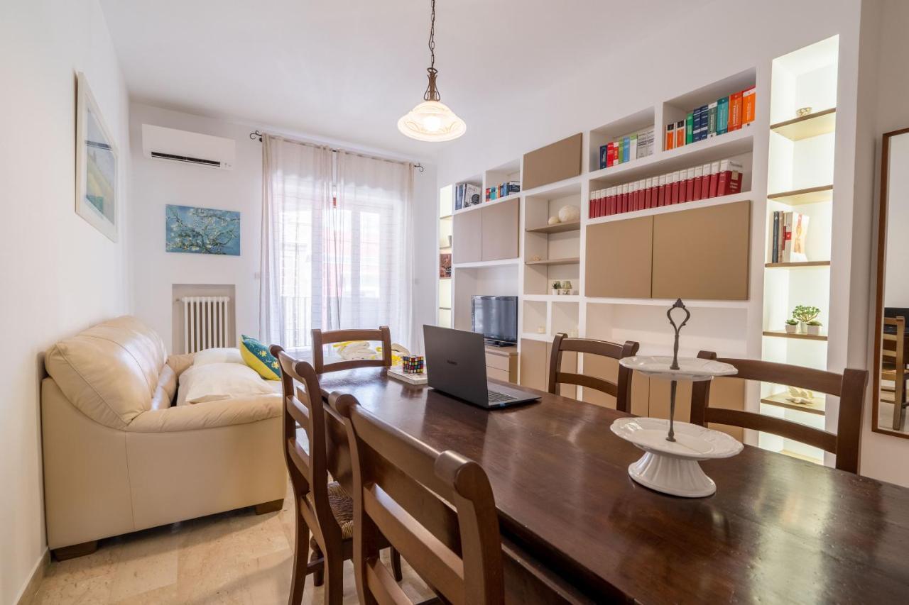 Universita & Stazione Airy Apartment With Parking Bari Esterno foto